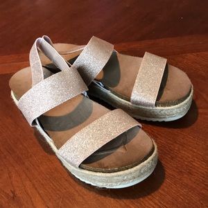 Madden girl metallic platform strappy sandals shoes size 7M